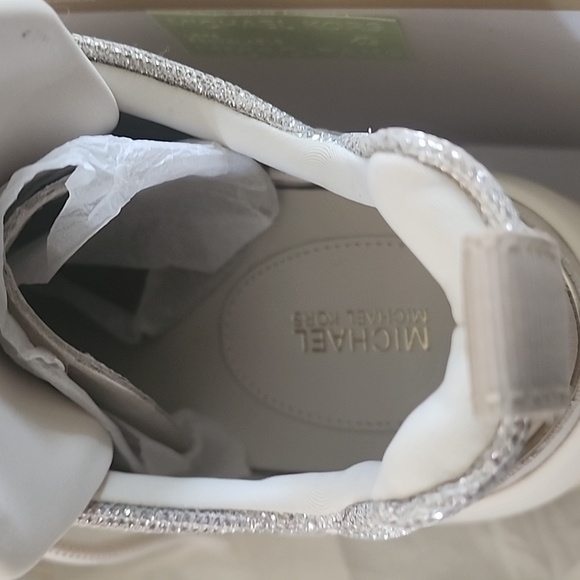 Micheal Kors - Picture 4 of 5